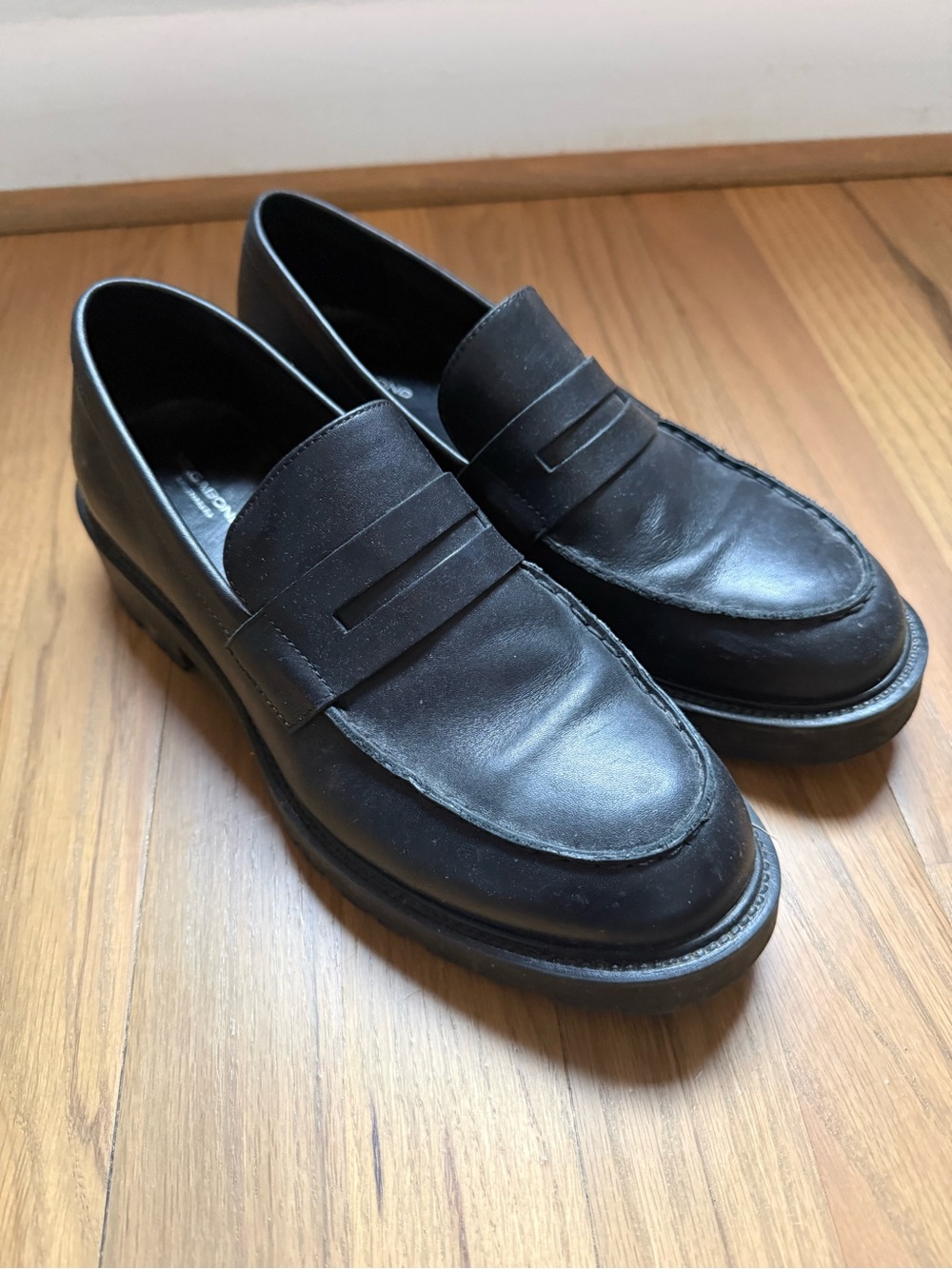 Womenβs Vagabond Leather Loafers